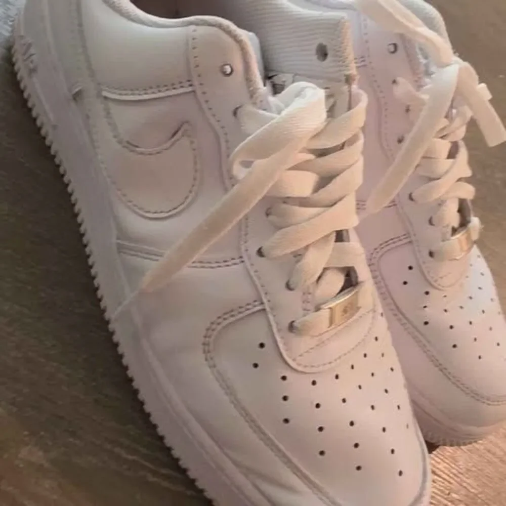 ​Nike Air Force 1 '07 Low White Sneakers Size Men 8.5 Women 10 Unisex